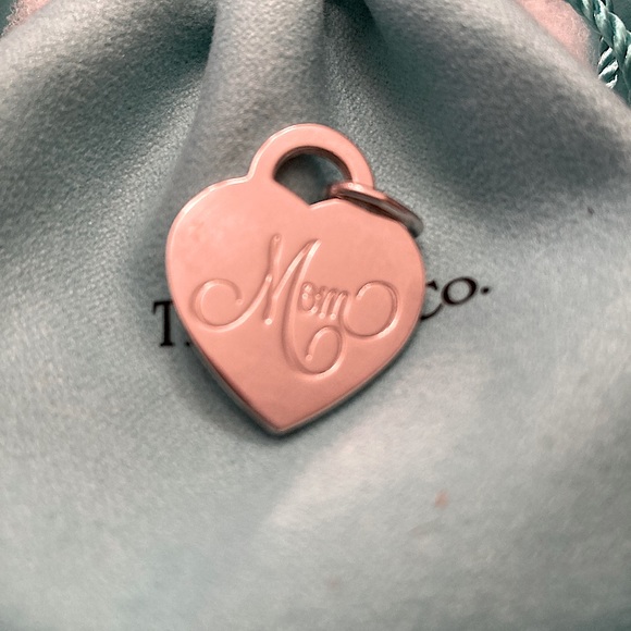 Tiffany & Co - Picture 2 of 5